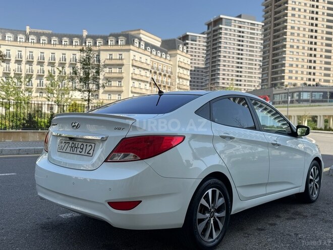 Hyundai Accent-8