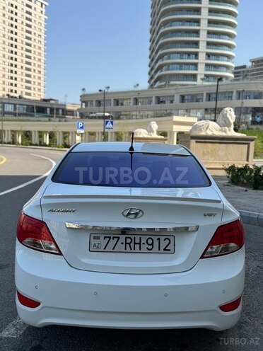 Hyundai Accent-9