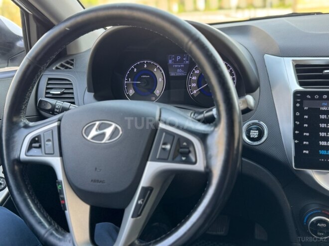 Hyundai Accent-13