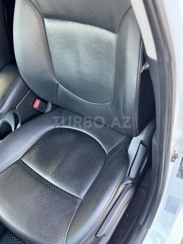 Hyundai Accent-16
