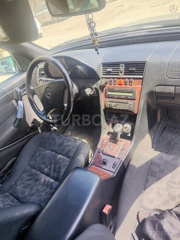 Mercedes C 220 2000, 334,523 km - 2.2 l - Bakı