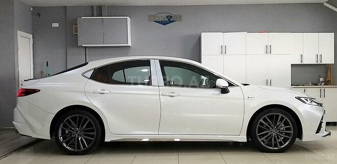 Toyota Camry-8
