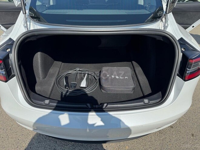 Tesla Model 3-8
