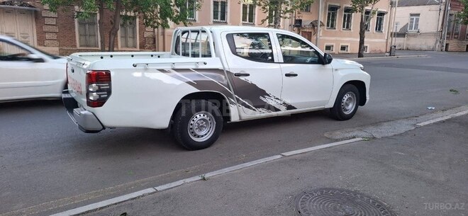 Mitsubishi L200 2021, 17,000 km - 2.5 л - Gəncə