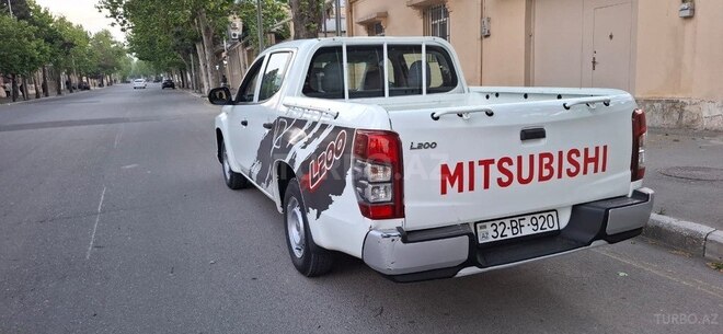 Mitsubishi L200 2021, 17,000 km - 2.5 л - Gəncə