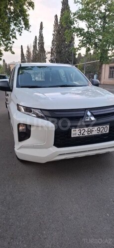 Mitsubishi L200 2021, 17,000 km - 2.5 л - Gəncə