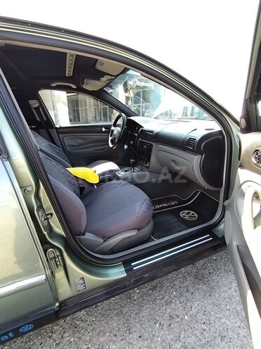 Volkswagen Passat 2003, 243,009 km - 1.8 l - Bakı