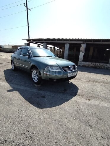 Volkswagen Passat 2003, 243,009 km - 1.8 l - Bakı