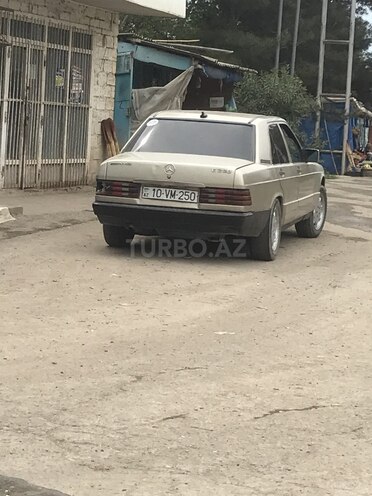 Mercedes 190 1986, 245,000 km - 2.0 л - Saatlı