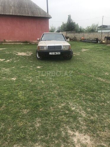 Mercedes 190 1986, 245,000 km - 2.0 л - Saatlı