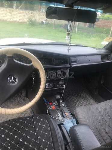 Mercedes 190 1986, 245,000 km - 2.0 л - Saatlı
