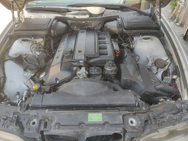 BMW 528 1999, 178,637 km - 2.8 l - Bakı