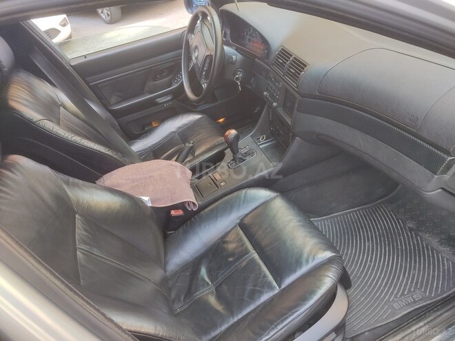 BMW 528 1999, 178,637 km - 2.8 l - Bakı