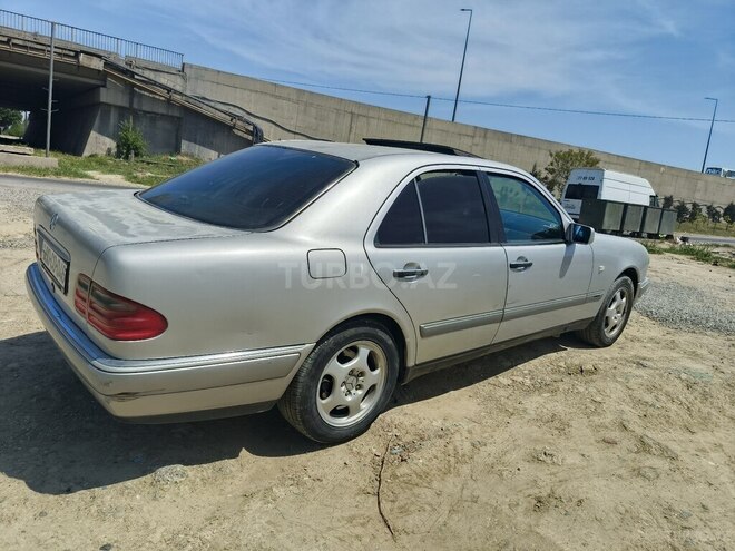 Mercedes E 230 1996, 305,326 km - 2.3 l - Bakı