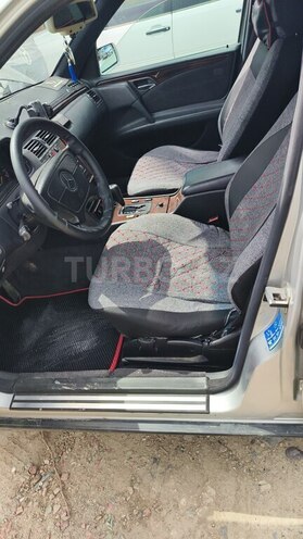 Mercedes E 230 1996, 305,326 km - 2.3 l - Bakı