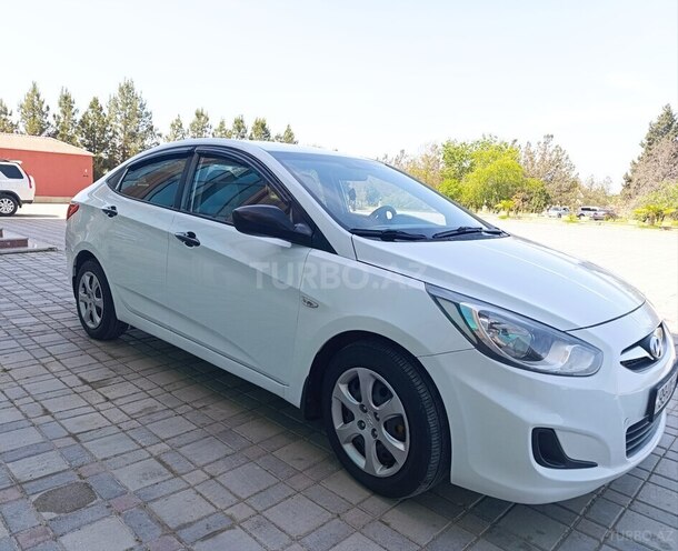 Hyundai Accent 2014, 272,000 km - 1.4 л - Şirvan