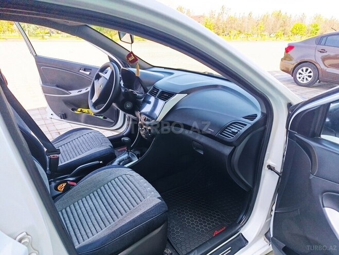 Hyundai Accent 2014, 272,000 km - 1.4 л - Şirvan