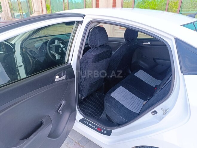 Hyundai Accent 2014, 272,000 km - 1.4 л - Şirvan