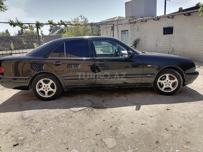 Mercedes E 240 1995, 393,852 km - 2.4 л - Bakı