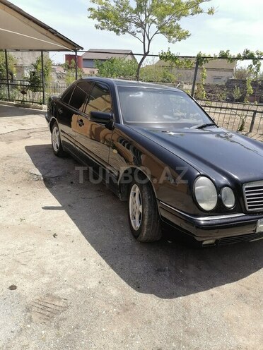 Mercedes E 240 1995, 393,852 km - 2.4 л - Bakı