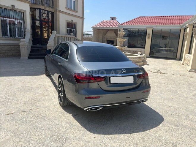 Mercedes E 300 e-8