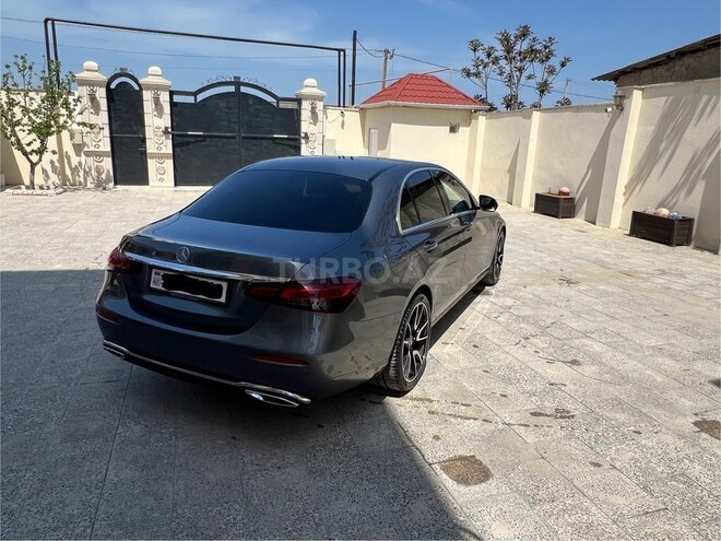 Mercedes E 300 e-7