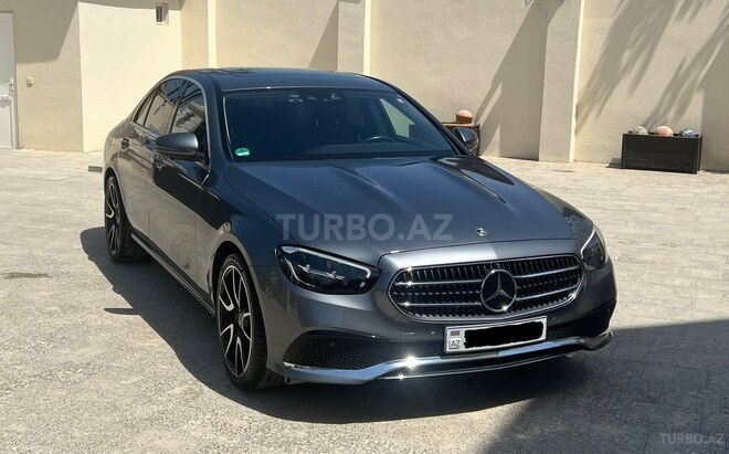 Mercedes E 300 e-1