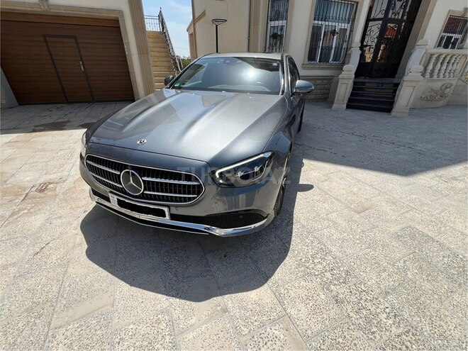 Mercedes E 300 e-5