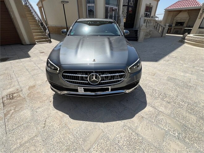Mercedes E 300 e-3