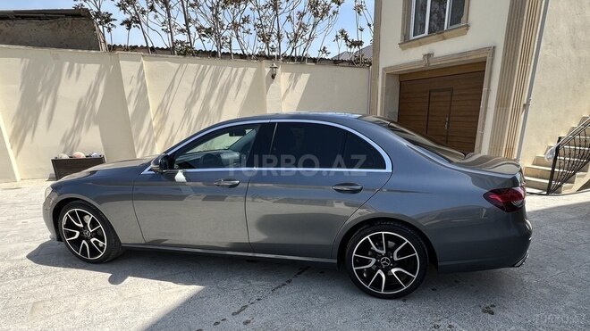Mercedes E 300 e-10