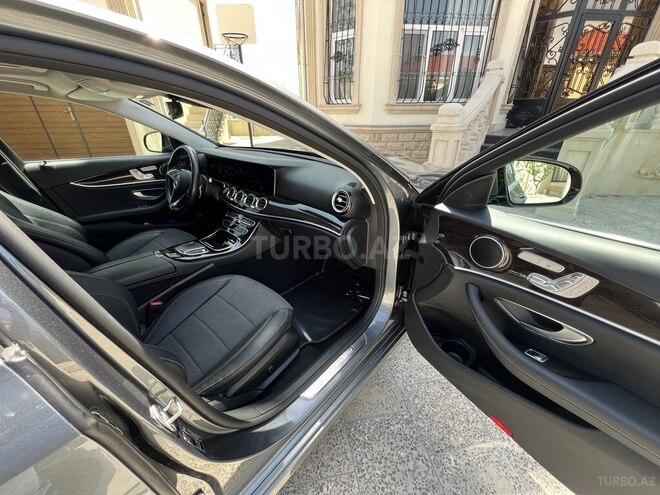 Mercedes E 300 e-19
