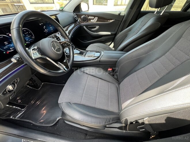 Mercedes E 300 e-15