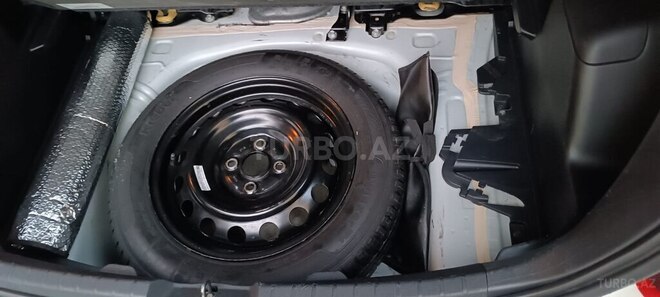 Toyota Yaris 2017, 113,000 km - 1.3 л - Bakı