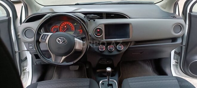 Toyota Yaris 2017, 113,000 km - 1.3 л - Bakı