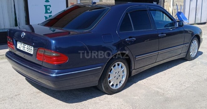 Mercedes E 240 2000, 570,123 km - 2.4 l - Tovuz