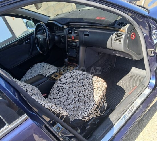Mercedes E 240 2000, 570,123 km - 2.4 l - Tovuz
