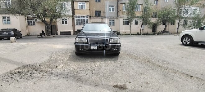 Mercedes C 220 d 2000, 255,000 km - 2.2 l - Bakı