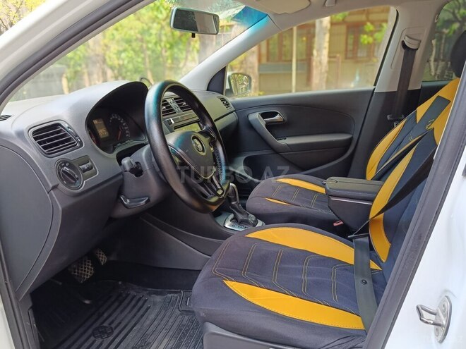 Volkswagen Polo 2018, 218,000 km - 1.6 л - Bakı