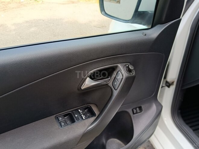 Volkswagen Polo 2018, 218,000 km - 1.6 л - Bakı