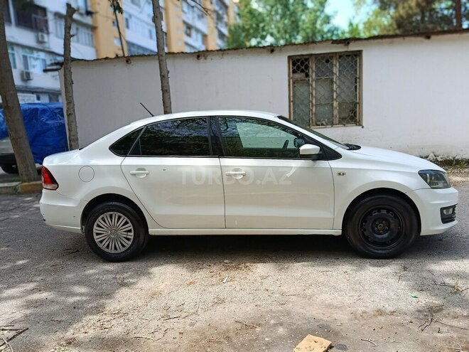 Volkswagen Polo 2018, 218,000 km - 1.6 л - Bakı