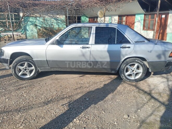 Mercedes 190 1990, 200,000 km - 1.8 л - Goranboy