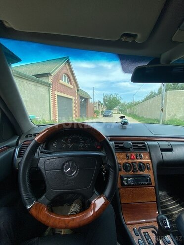 Mercedes E 220 d 1999, 567,000 km - 2.2 l - Bakı