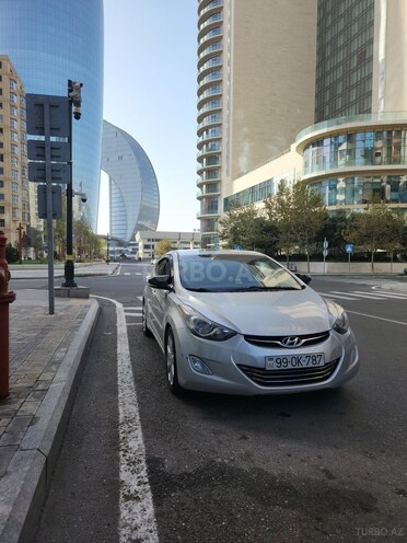 Hyundai Elantra 2012, 252,667 km - 1.8 l - Salyan
