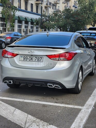 Hyundai Elantra 2012, 252,667 km - 1.8 l - Salyan