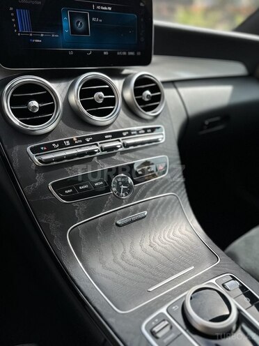 Mercedes C 300-13