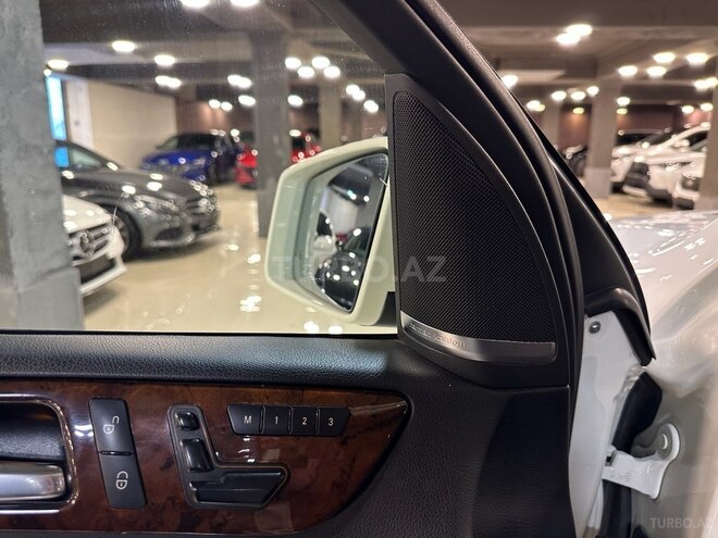 Mercedes GL 500 4MATIC-10