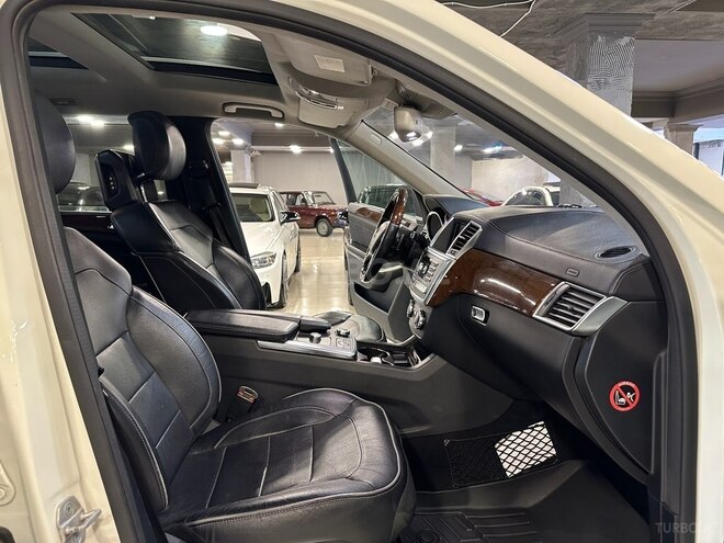 Mercedes GL 500 4MATIC-12