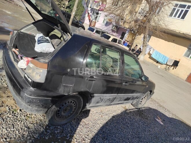 Volkswagen Golf 1995, 100,000 km - 1.6 l - Sumqayıt