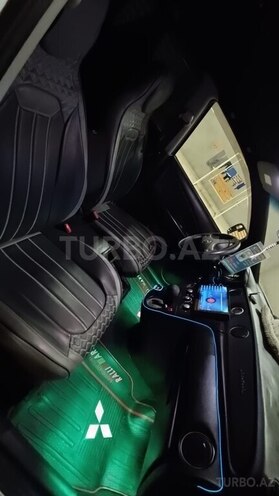Mitsubishi Airtrek 2004, 270,652 km - 2.4 l - Sumqayıt