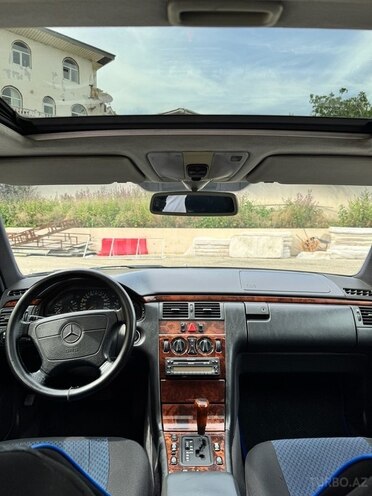 Mercedes E 240 1998, 430,000 km - 2.4 l - Bakı